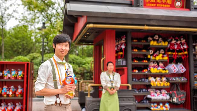 GUÍA -PRE Y POST- TRIP SHANGHAI DISNEY RESORT - Blogs de China - Lands que componen Shanghai Disneyland: MICKEY AVENUE (13)