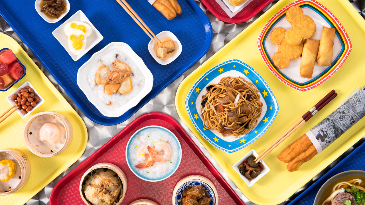 Ilustrasi makanan di restoran Toy Story Hotel